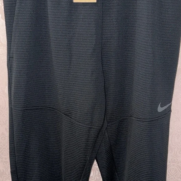 Nike Black Athletic Pants - Picture 11 of 11